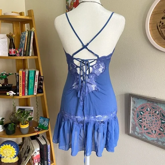 blue lace slip 🫐 - Picture 2 of 6
